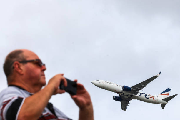 AUS: Air And Tarmac Traffic At Sydney International Airport