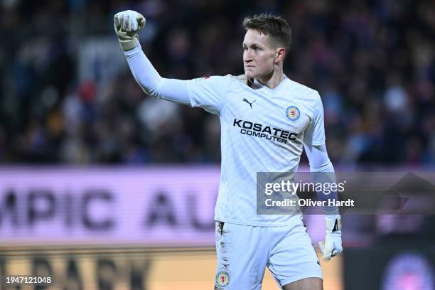 Ron Thorben Hoffmann of Eintracht Braunschweig reacts during the Second Bundesliga match between Holstein Kiel and Eintracht Braunschweig at...