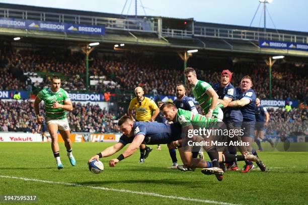 Dan Sheehan of Leinster scores his team's fourth try during the Investec Champions Cup match between Leicester Tigers and Leinster Rugby at Mattioli...