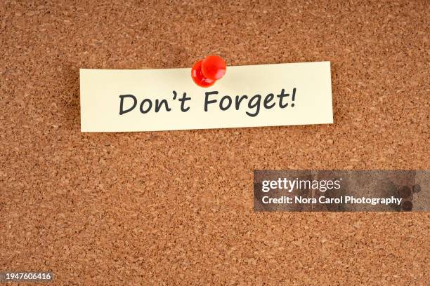 don't forget text on a paper note - beat the clock stock pictures, royalty-free photos & images