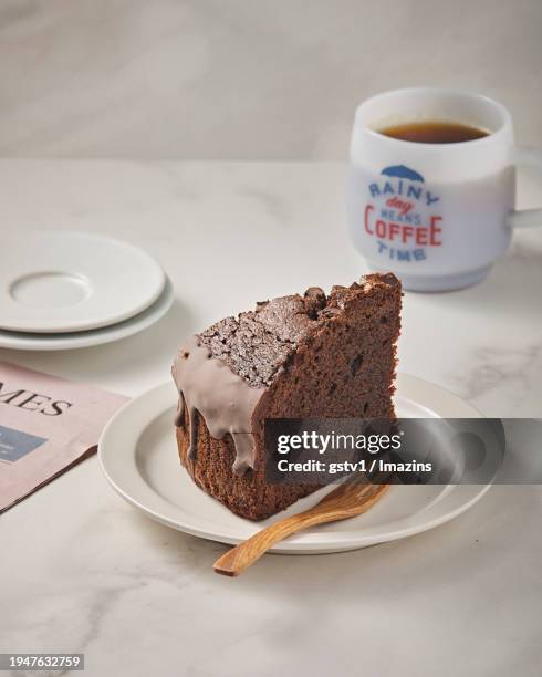 chocolate sculpture cake - sachertorte stock-fotos und bilder