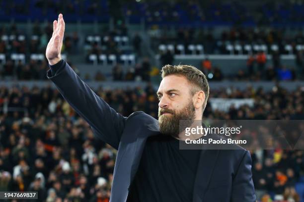 Daniele De Rossi, Head Coach of AS Roma, acknowledges the fans prior to the Serie A TIM match between AS Roma and Hellas Verona FC at Stadio Olimpico...