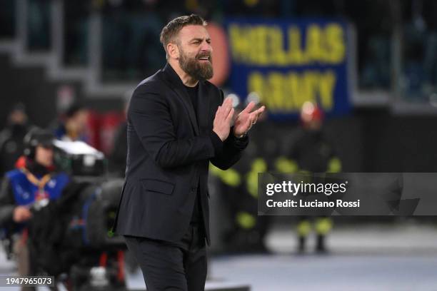 Roma coach Daniele De Rossi reacts during the Serie A TIM match between AS Roma and Hellas Verona FC - Serie A TIM at Stadio Olimpico on January 20,...