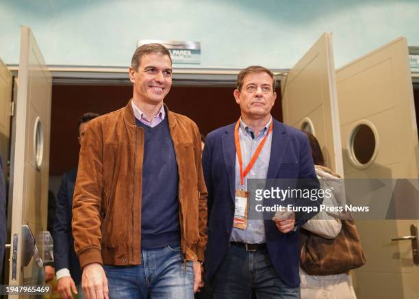 The President of the Government, Pedro Sanchez, and the PSdeG candidate for president of the Xunta de Galicia, Jose Ramon Gomez Besteiro, during the...