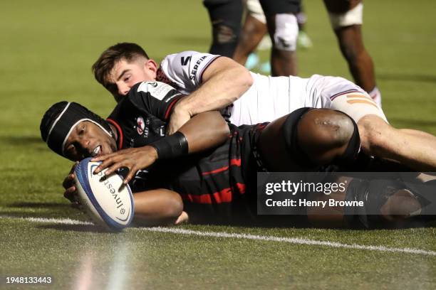 Maro Itoje of Saracens scores his team's second try during the Investec Champions Cup match between Saracens and Lyon at StoneX Stadium on January...