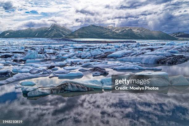 knik river ice floes - knik glacier stock pictures, royalty-free photos & images