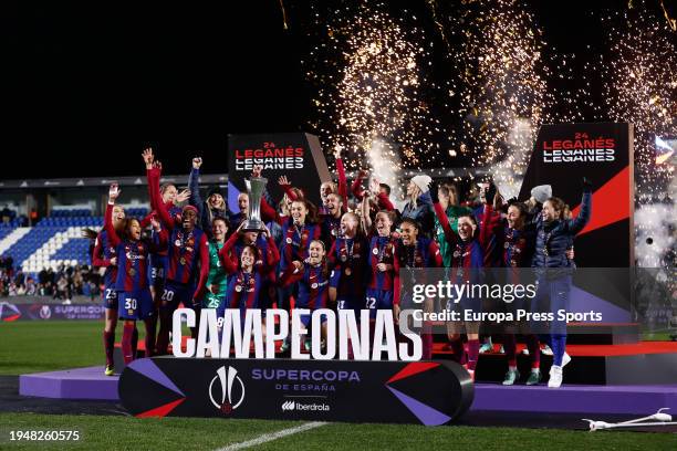 Players of FC Barcelona ceclebrate the victory with the trophy during the Spanish SuperCup 24, Supercopa de Espana, Final, women football match...