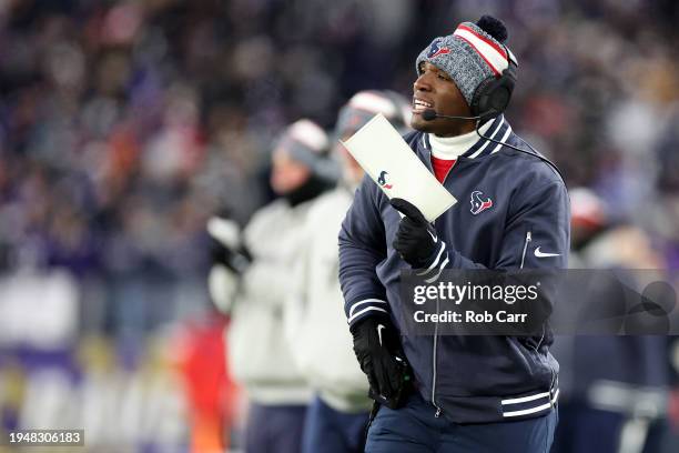 Head coach DeMeco Ryans of the Houston Texans reacts against the Baltimore Ravens during the second quarter in the AFC Divisional Playoff game at M&T...