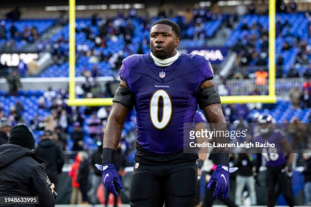 Roquan Smith of the Baltimore Ravens warms up before the game against the Houston Texans at M&T Bank Stadium on January 20, 2024 in Baltimore,...