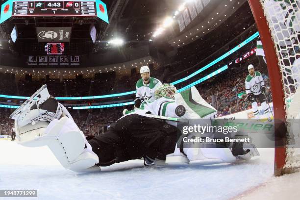 Scott Wedgewood of the Dallas Stars makes the first period save against the New Jersey Devils at Prudential Center on January 20, 2024 in Newark, New...
