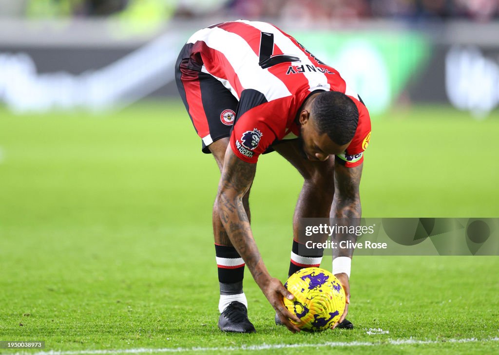 Brentford FC v Nottingham Forest - Premier League