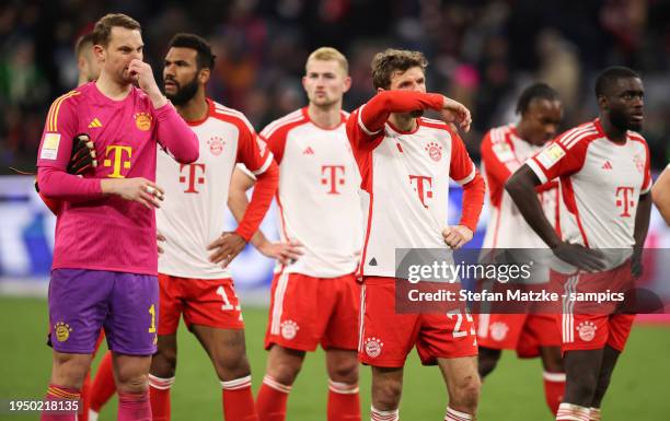 Manuel Neuer of Bayern Muenchen , Thomas Mueller of Bayern Muenchen disappointed after the Bundesliga match between FC Bayern München and SV Werder...
