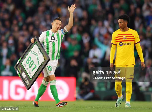 Andres Guardado of Real Betis acknowledges the fans as he retires during the LaLiga EA Sports match between Real Betis and FC Barcelona at Estadio...