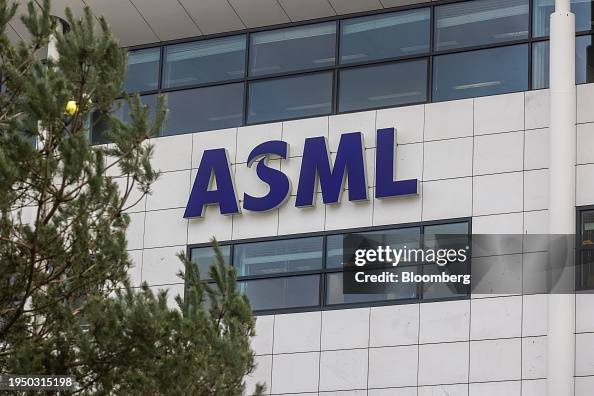 Organogram Asml A logo on the exterior of the ASML Holding NV headquarters in... News ...