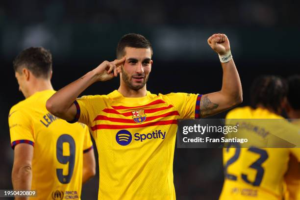 Ferran Torres of FC Barcelona celebrates scoring his team's second goal during the LaLiga EA Sports match between Real Betis and FC Barcelona at...