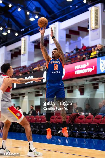 DaQuan Jeffries of the Westchester Knicks shoots the ball against the College Park Skyhawks on January 24, 2024 at the Westchester County Center in...