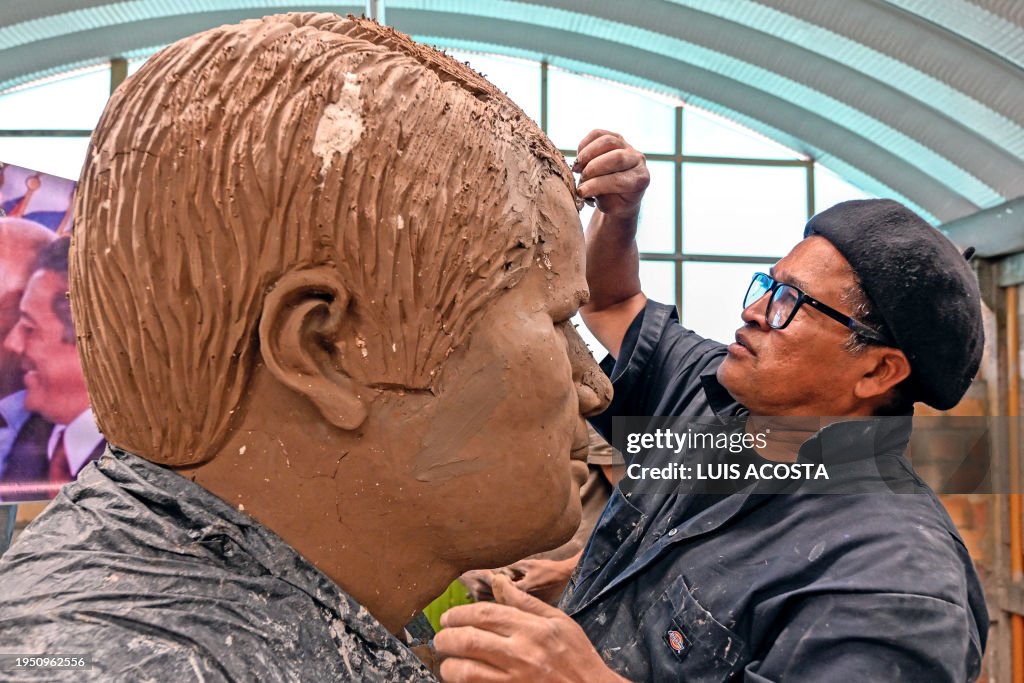 COLOMBIA-PANAMA-ART-SCULPTURE-TREATY