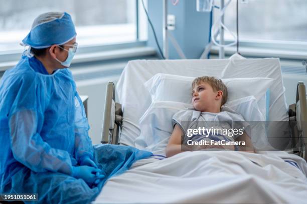 Doctor X Rounds Doctor Rounds Mask Photos and Premium High Res Pictures - Getty Images