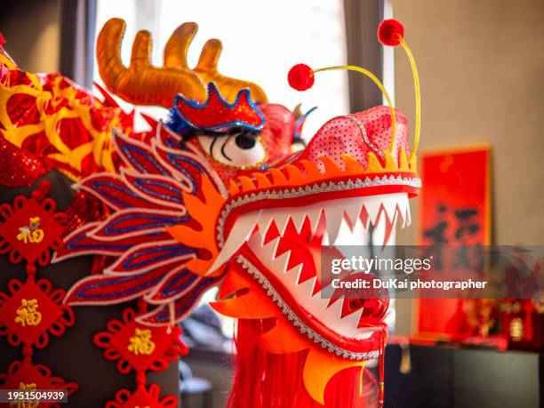 dragon lantern for chinese new year - dragon pekin fotografías e imágenes de stock