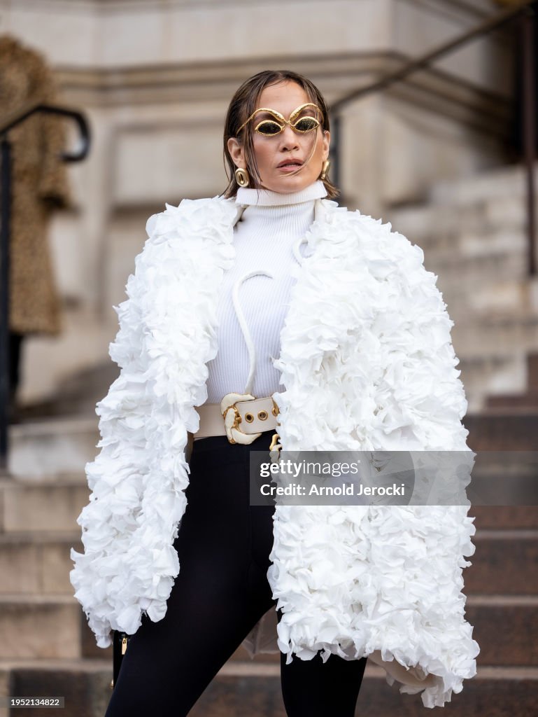 Schiaparelli : Outside Arrivals - Paris Fashion Week - Haute Couture Spring/Summer 2024