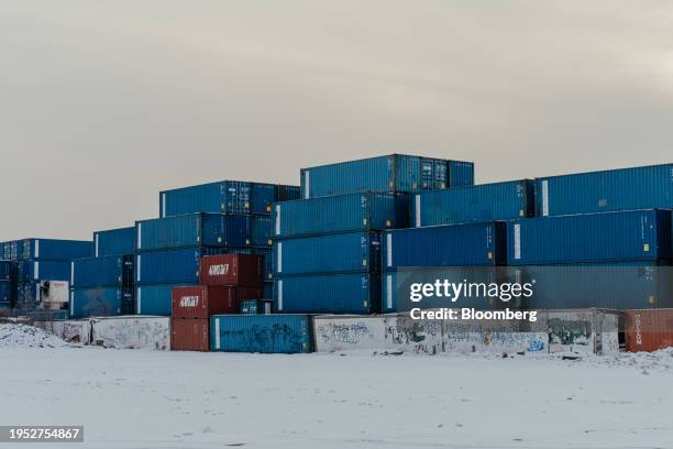 Chicago Container Terminals 4,145 Shipping Container Yard Stock Photos, High-Res Pictures, and ...