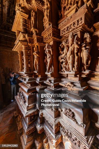 india, inside lakshmana temple - lakshmana temple stock pictures, royalty-free photos & images