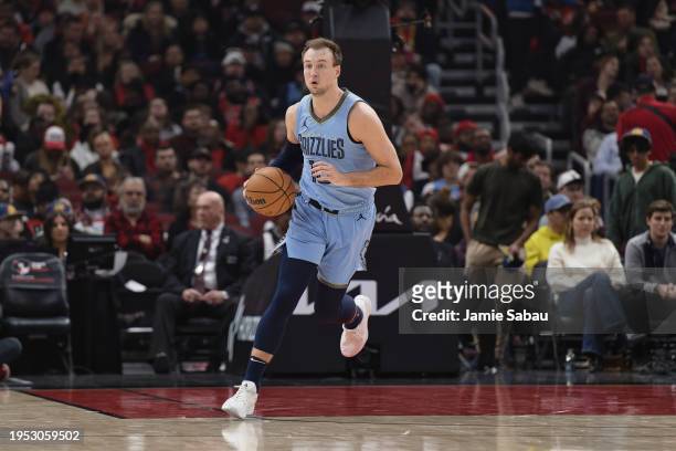 Luke Kennard of the Memphis Grizzlies controls the ball against the Chicago Bulls on January 20, 2024 at United Center in Chicago, Illinois. NOTE TO...