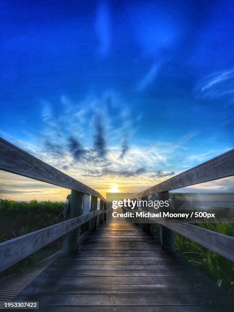 empty footbridge against sky,boca raton,florida,united states,usa - boca raton florida stock pictures, royalty-free photos & images