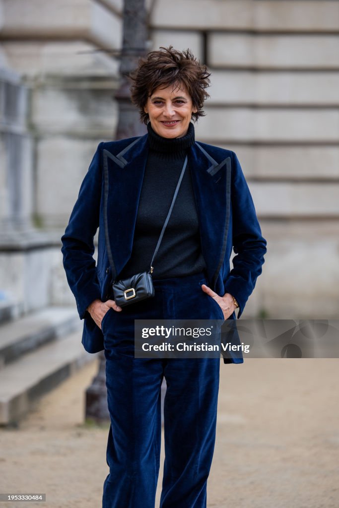 Street Style - Paris Fashion Week - Haute Couture Spring/Summer 2024 - Day One