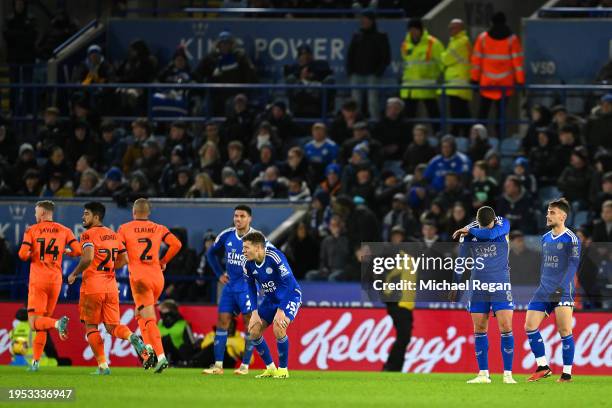 The players of Leicester City look dejected after Jeremy Sarmiento of Ipswich Town scores his team's first goal during the Sky Bet Championship match...