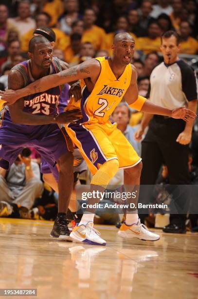 Kobe Bryant of the Los Angeles Lakers posts up against Jason Richardson of the Phoenix Suns in Game One of the Western Conference Finals during the...