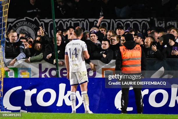 Anderlecht's Jan Vertonghen talks to his supporters during a Croky Cup 1/4 final match between Royale Union Saint-Gilloise and RSC Anderlecht, in...