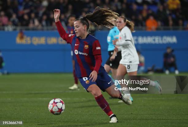 Claudia Pina is playing in the match between FC Barcelona and Eintracht Frankfurt for week 5 of the UEFA Women's Champions League at the Johan Cruyff...