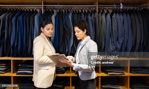 Store Crew 425 Retail Staff Training Stock Photos, High-Res Pictures, and Images ...