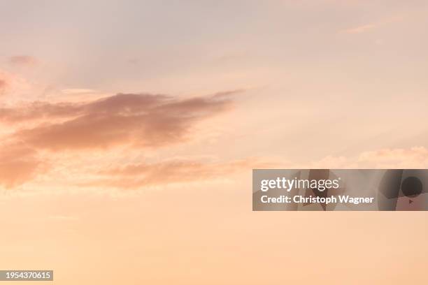 wolken - keep out sign stock pictures, royalty-free photos & images