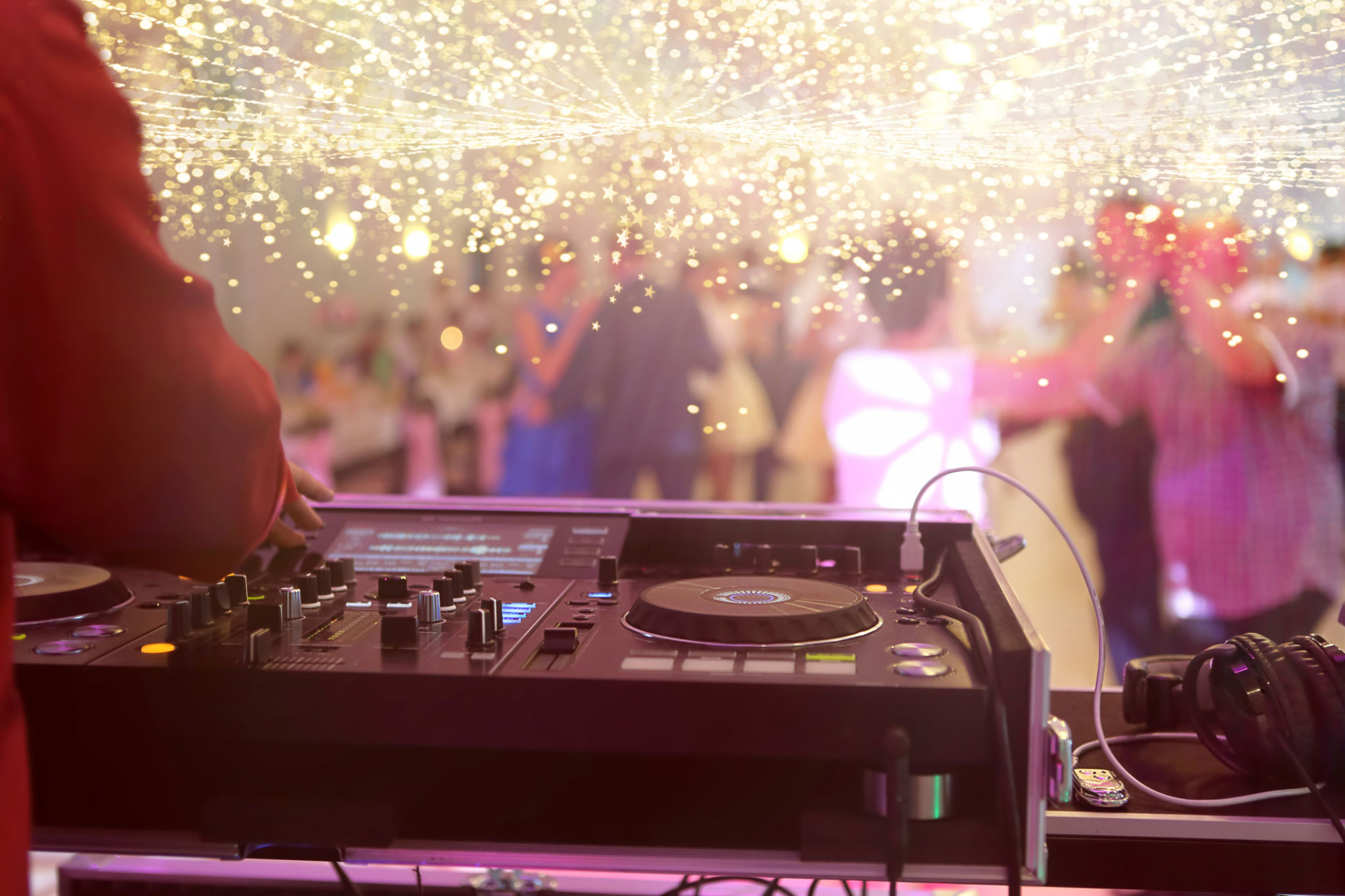 wedding dj