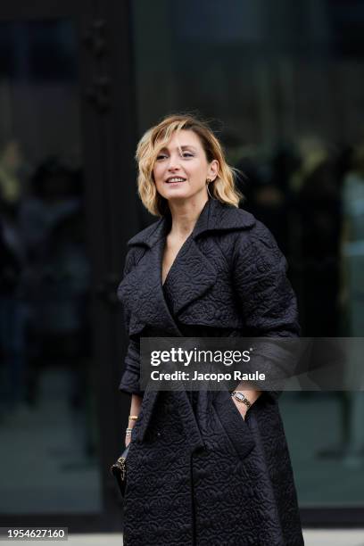 Julie Gayet attends the Chanel Haute Couture Spring/Summer 2024 show as part of Paris Fashion Week on January 23, 2024 in Paris, France.