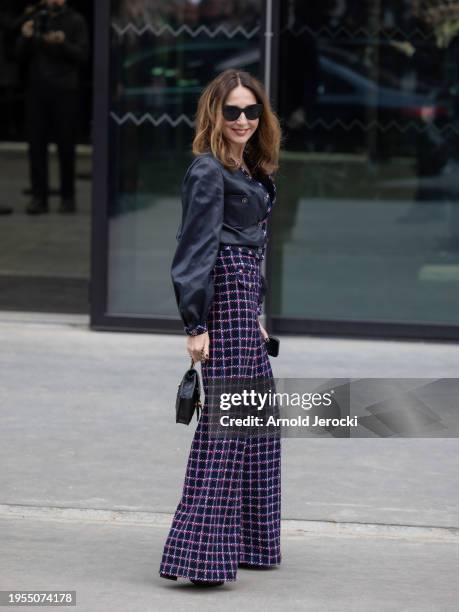 Elsa Zylberstein attends the Chanel Haute Couture Spring/Summer 2024 show as part of Paris Fashion Week on January 23, 2024 in Paris, France.