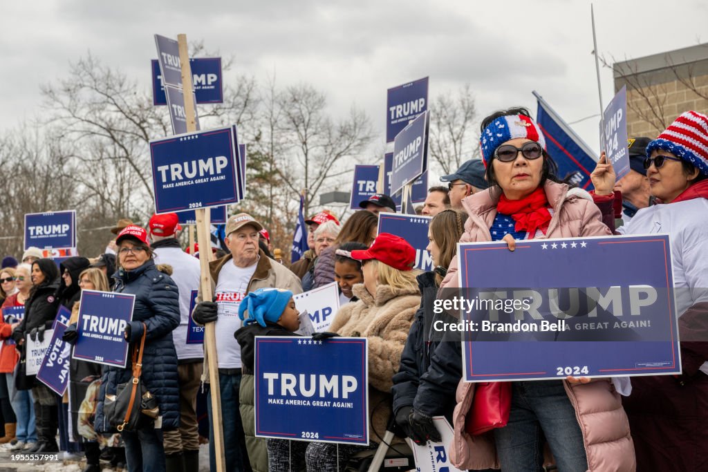 Voters Head To The Polls To Cast Their Vote In The New Hampshire Primary