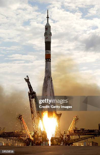 This Handout photograph from NASA shows Russia's TMA-2 containing U.S. Astronaut Edward Lu, and cosmonaut Yuri Malenchenko being blasted into space...