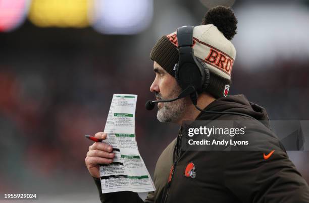 Kevin Stefanski the head coach of the Cleveland Browns during the game against the Cincinnati Bengals at Paycor Stadium on January 07, 2024 in...