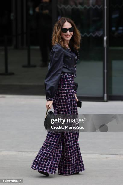 Elsa Zylberstein attends the Chanel Haute Couture Spring/Summer 2024 show as part of Paris Fashion Week on January 23, 2024 in Paris, France.