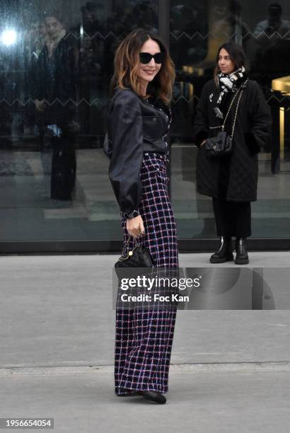 Elsa Zylberstein attends the Chanel Haute Couture Spring/Summer 2024 show as part of Paris Fashion Week on January 23, 2024 in Paris, France.