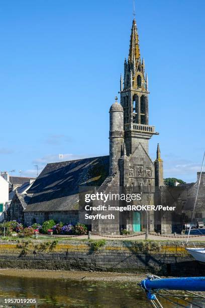 church of notre dame de bonne nouvelle at the mouth of the river le camfrout in the bay of brest, hopital-camfrout, finistere penn ar bed, bretagne breizh, france, europe - bonne nouvelle stock pictures, royalty-free photos & images