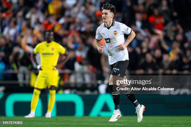 Pepelu of Valencia CF celebrates after scoring the team's second goal during the LaLiga EA Sports match between Valencia CF and Villarreal CF at...