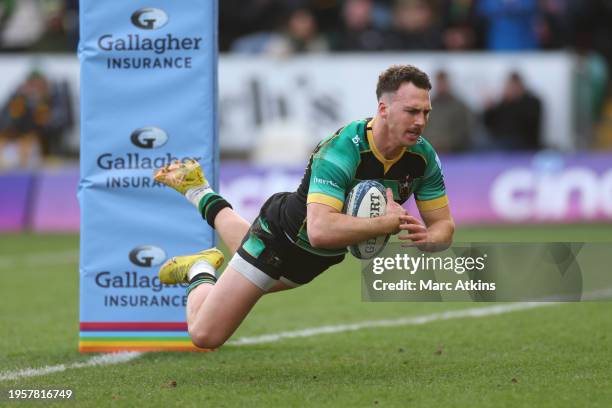 Tom James of Northampton Saints scores a try during the Gallagher Premiership Rugby match between Northampton Saints and Newcastle Falcons at cinch...