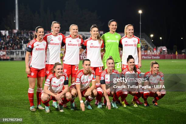 Players of Bayern Munich pose for a team photograph prior to the UEFA Women's Champions League group stage match between AS Roma and FC Bayern...