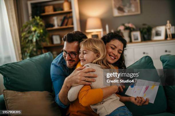 capturando la esencia del día de la madre - familia fotografías e imágenes de stock