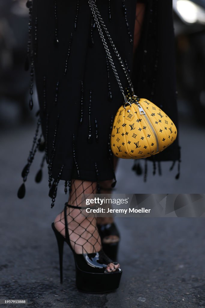 Street Style - Paris Fashion Week - Haute Couture Spring/Summer 2024 - Day Three