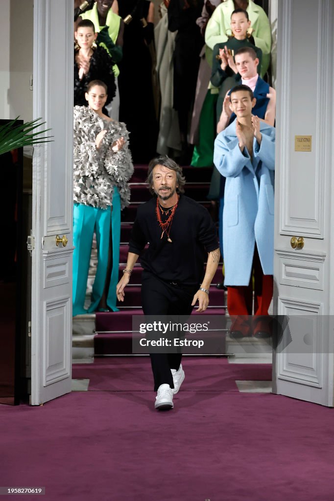 Valentino : Runway - Paris Fashion Week - Haute Couture Spring/Summer 2024
